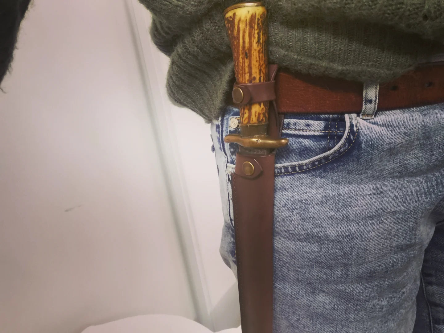 Étui en cuir pour dague de chasse